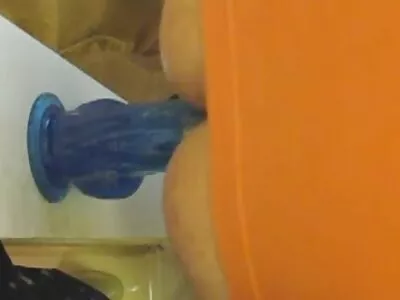Frumoasa soție trebuie să ia un avion, dar preferă un cocoș și a pierdut zborul, filme xex la naiba
