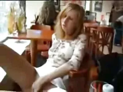 Atât de drăguță femeie brunetă face o uimitoare mame futăcioase masturbare anală și păsărică,!la naiba!