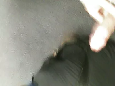 Așa drăguță brunetă prietenă suge penisul tânărului filme porno de calitate său și împărtășește