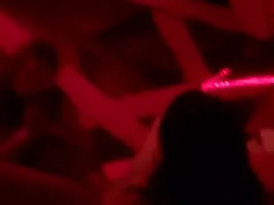 Teen porno cu fete romance blondă suge penis