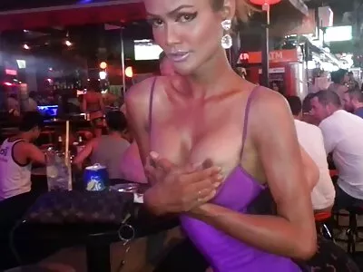 Pupică delicată pule goale cu mamelon