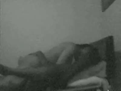 O curvă se ocupă filme noi sexi de un penis mare
