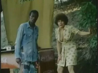 Cuplul avocate futute interracial se distrează