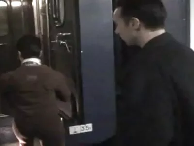 După futut din spate Milf devine cummed pe una care suge pula