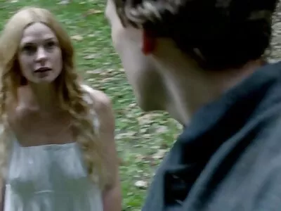 Căderile de rochie ale filme cu sexi unei fetițe fierbinți