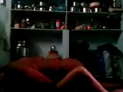 Atât de drăguță brunetă este filmată de prietenul puli in gura său desfășurat și distribuie pe web