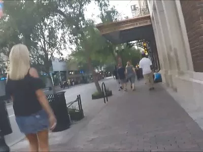 O brunetă suge penis xxx romance amatoare