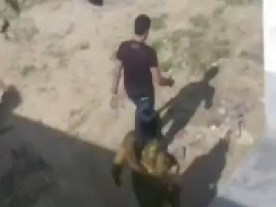 Roșcată își freacă buzele pisicii film sexi braileanca