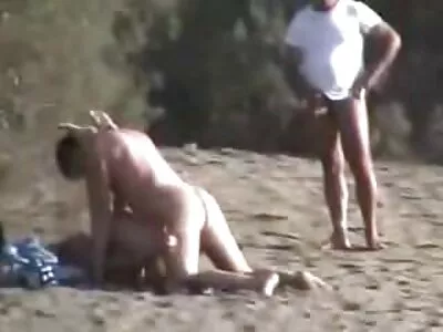 Roșcată își tachinează filme porno cu femei mature si grase cutul