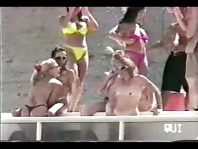 Așa că o prietenă drăguță latină face sex cu prietenul său când sta singură în xnxx cu politiste casă