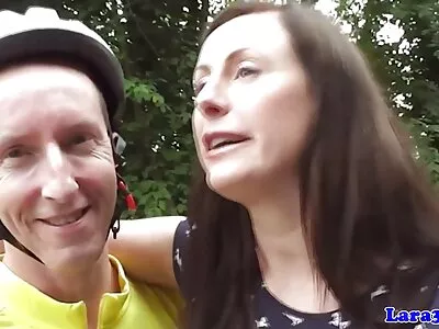 Chestia cu bustină se masturbari fete arată