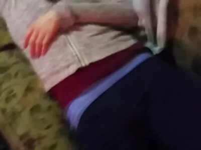 O futai in cur dureros blondă delicioasă suge un dong și îl călărește