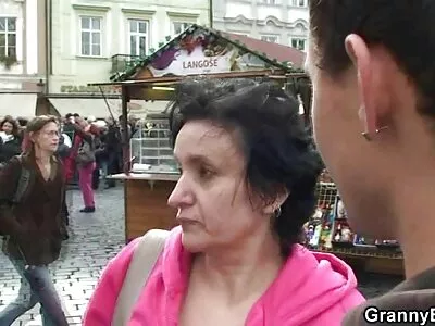 Copilul pornonegrese geme tare din cauza sexului anal