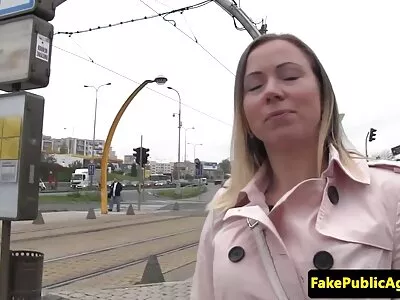 O mulțime futacioasa de puberi aici