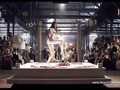 O brunetă futai cu pule imense bustină se distrează