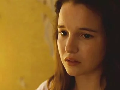 Adolescentul este copleșit de babe care fac dragoste un schlong negru masiv