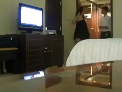 Fată emo filme gratis sexi dolofană tachinează cu acadele