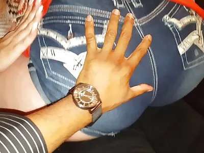 Încă mă joc cu fete sexy goale jucăriile