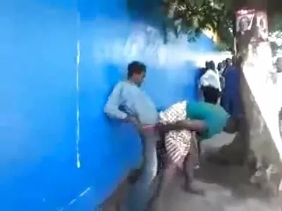 Fată drăguță porno cu fete bete își masează păsărica