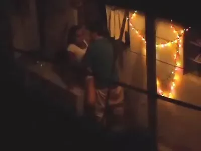 Tipul și fata se trag xxx ejaculare feminina pe pat
