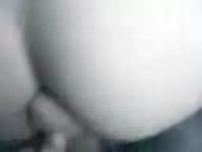 Blondă amatoare este futută din futai intre amatori spate